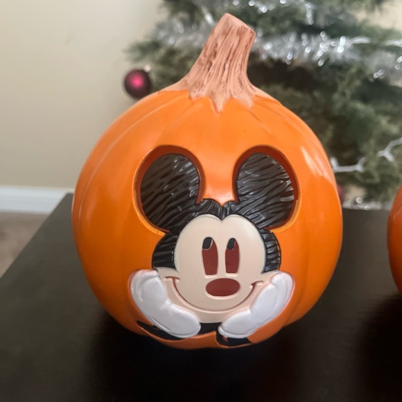 Disney Mickey and Minnie Pumpkin Decor - Picture 2 of 7
